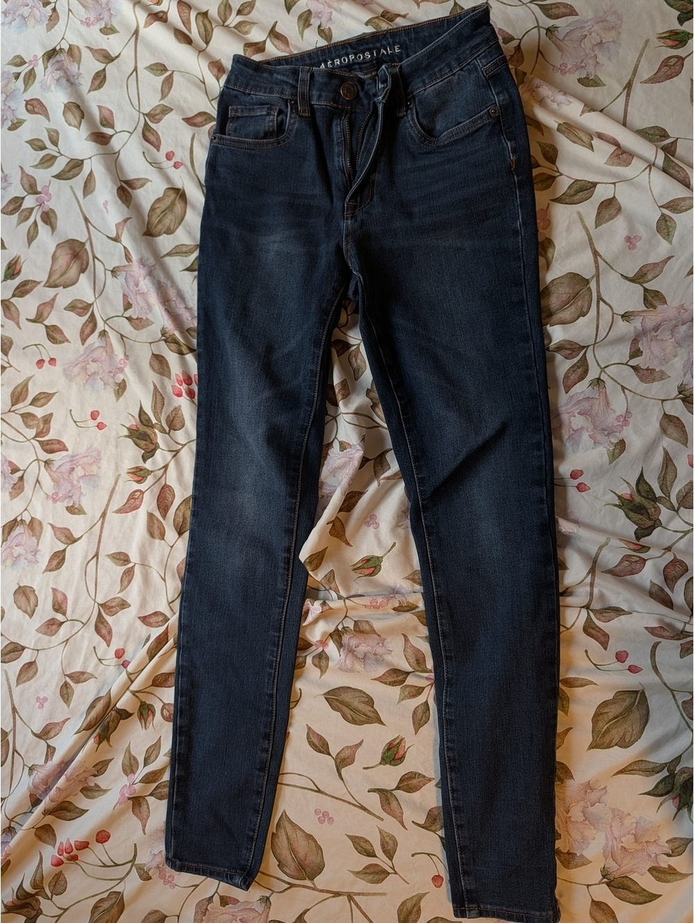 Aeropostale Women’s Dark Wash Skinny Jeans
